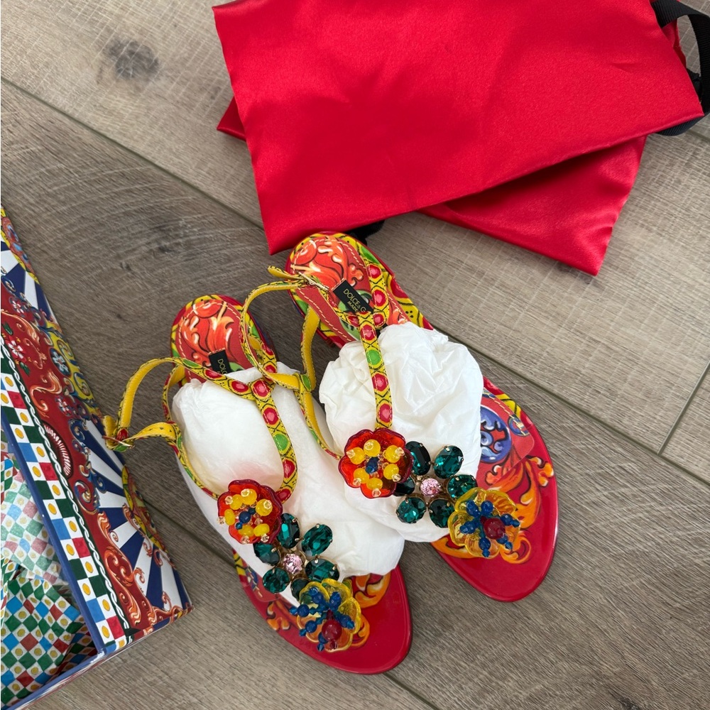 Authentic Dolce & Gabana  Floral Sandals Resort Look Hwaiian size 35 in Box